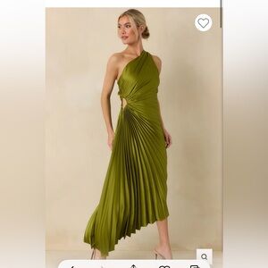 Elegant Green Pleated Dress